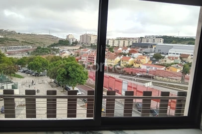 Apartamento T2 para Arrendamento em Cacém e São Marcos