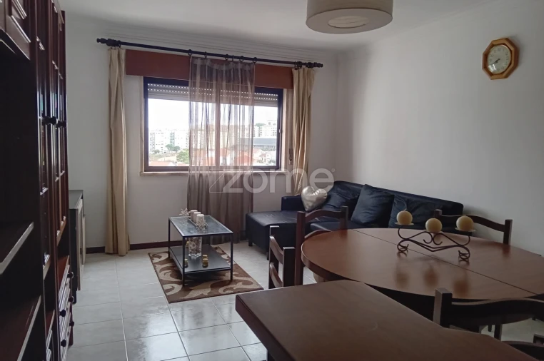 Apartamento T2 para Arrendamento em Cacém e São Marcos Foto 8