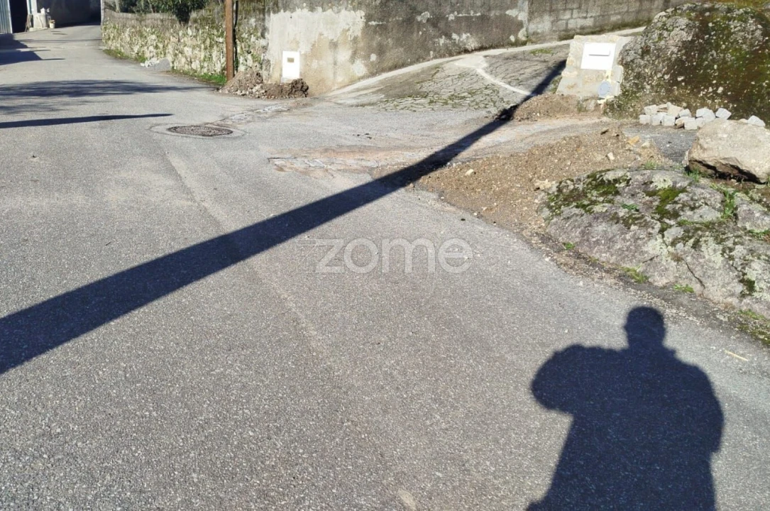Moradia T5 para Venda em São Cipriano e Vil de Souto Foto 1
