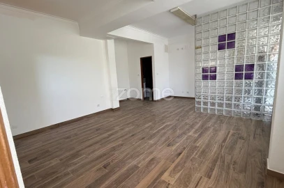 Negócio para Arrendamento em Barcarena