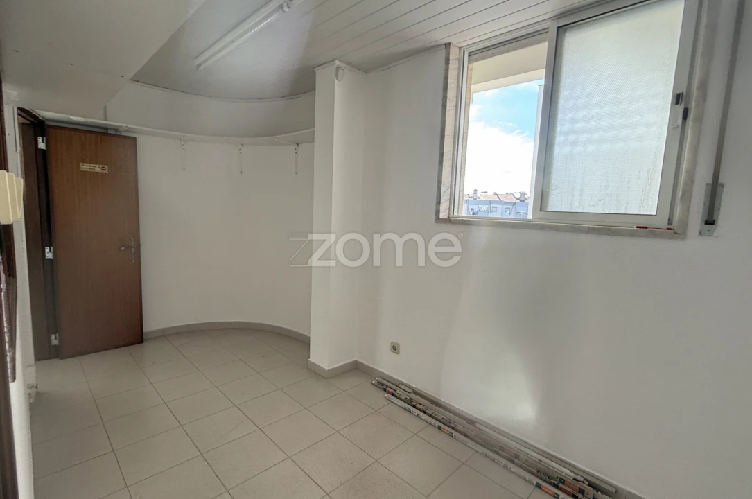 Negócio para Arrendamento em Barcarena Foto 6