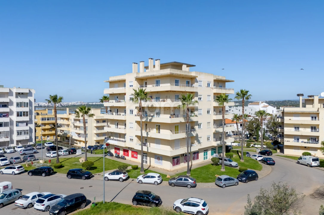 Apartamento T2 para Venda em Estômbar e Parchal Foto 31