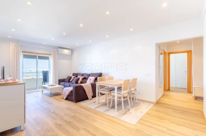 Apartamento T2 para Venda em Estômbar e Parchal