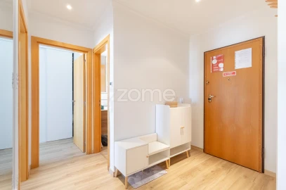 Apartamento T2 para Venda em Estômbar e Parchal