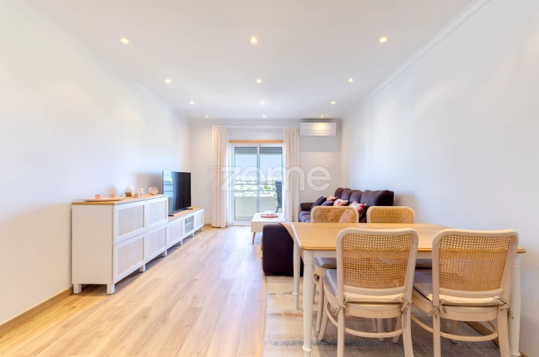 Apartamento T2 para Venda em Estômbar e Parchal Foto 3