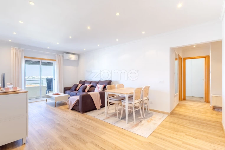 Apartamento T2 para Venda em Estômbar e Parchal Foto 4