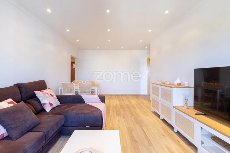 Apartamento T2 para Venda em Estômbar e Parchal Foto 6