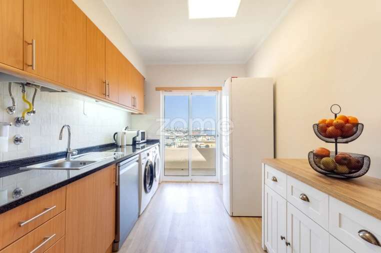 Apartamento T2 para Venda em Estômbar e Parchal Foto 12