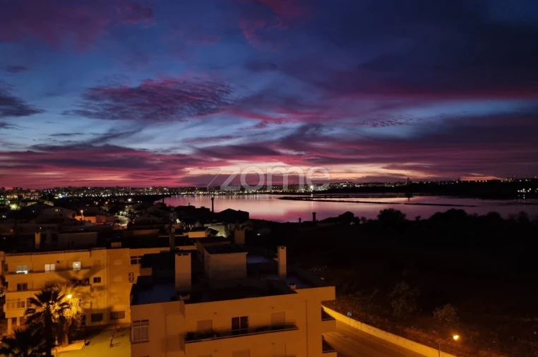 Apartamento T2 para Venda em Estômbar e Parchal Foto 29