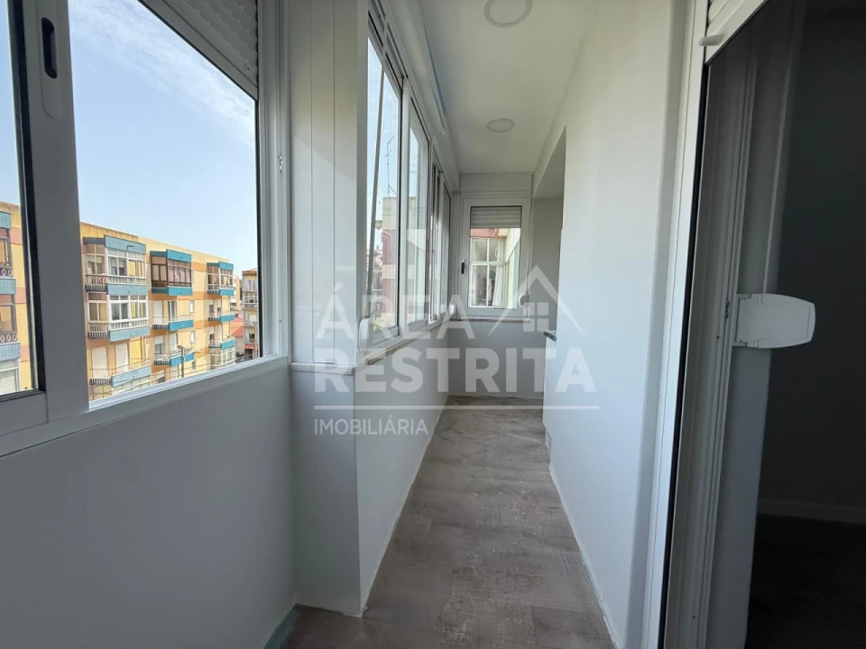 Apartamento T3 para Venda em Laranjeiro e Feijó Foto 18