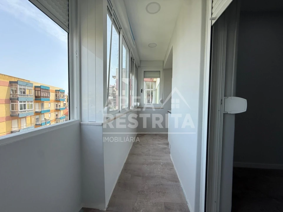 Apartamento T3 para Venda em Laranjeiro e Feijó Foto 19
