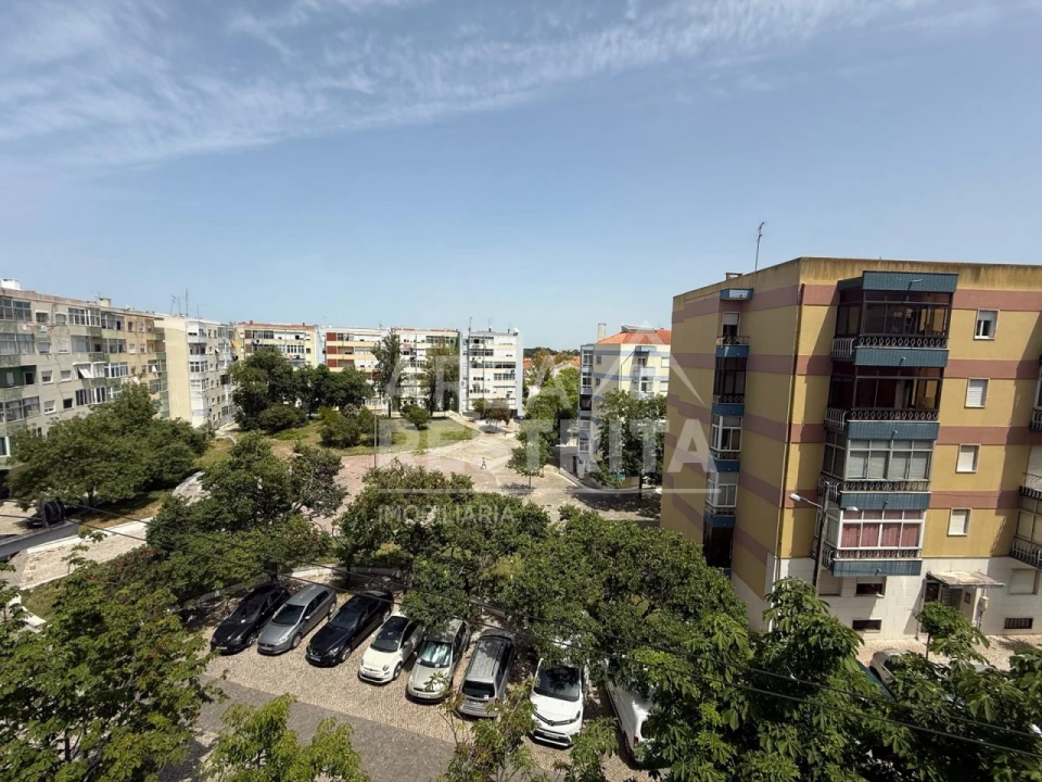 Apartamento T3 para Venda em Laranjeiro e Feijó Foto 24