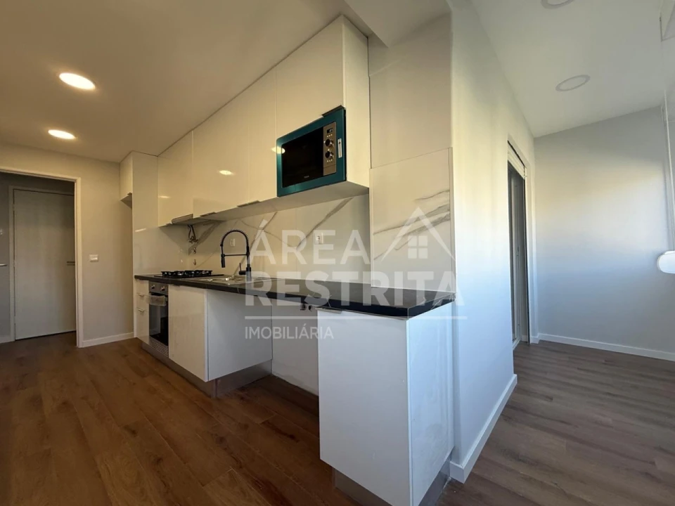 Apartamento T3 para Venda em Laranjeiro e Feijó Foto 2