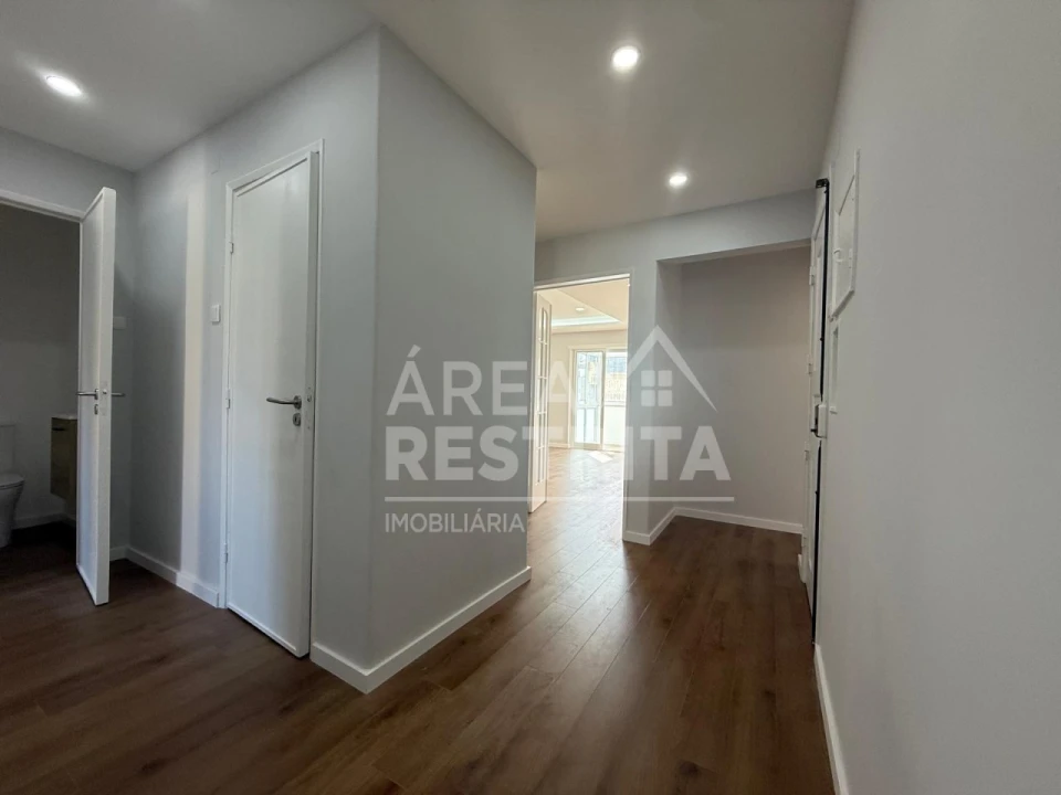 Apartamento T3 para Venda em Laranjeiro e Feijó Foto 7