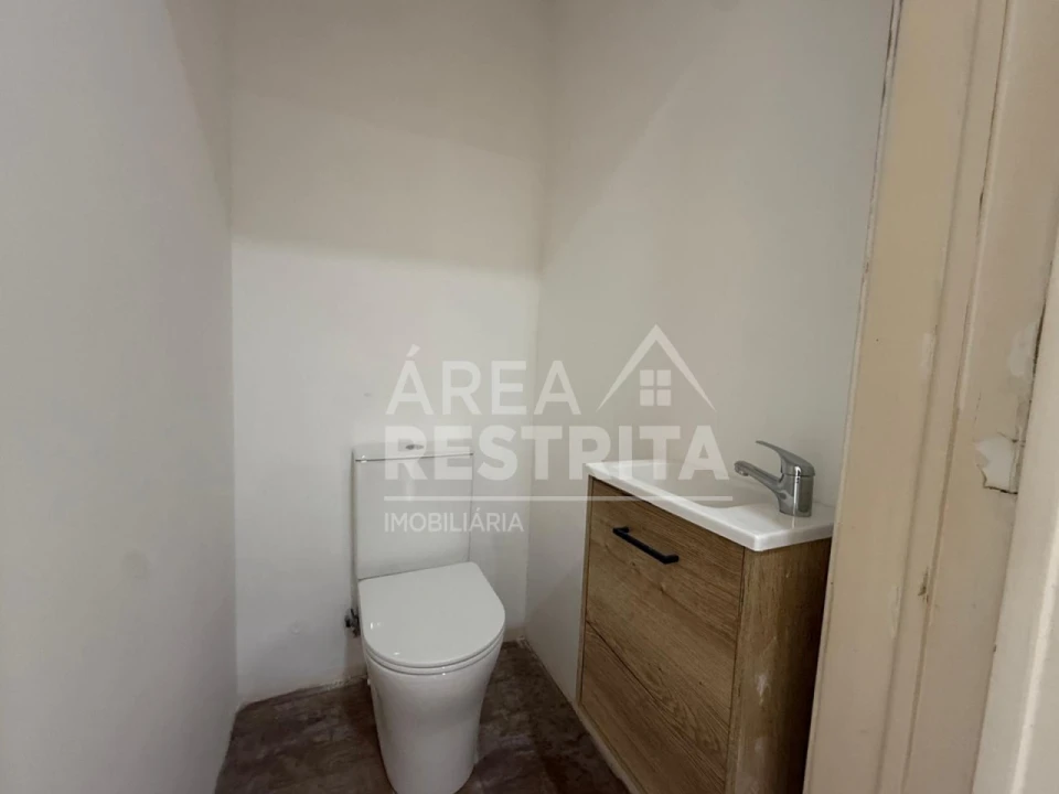 Apartamento T3 para Venda em Laranjeiro e Feijó Foto 19
