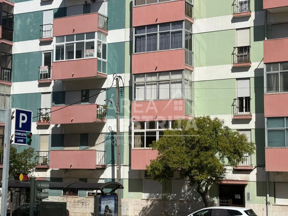 Apartamento T3 para Venda em Laranjeiro e Feijó Foto 28