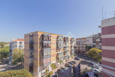 Apartamento T3 para Venda em Laranjeiro e Feijó