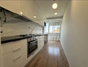 Apartamento T3 para Venda em Laranjeiro e Feijó
