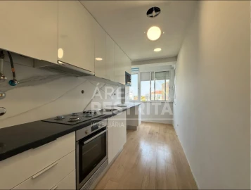 Apartamento T3 para Venda em Laranjeiro e Feijó