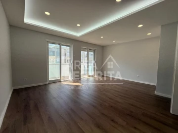 Apartamento T3 para Venda em Laranjeiro e Feijó