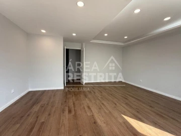 Apartamento T3 para Venda em Laranjeiro e Feijó