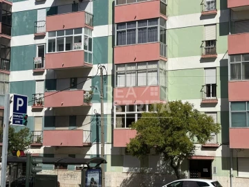 Apartamento T3 para Venda em Laranjeiro e Feijó