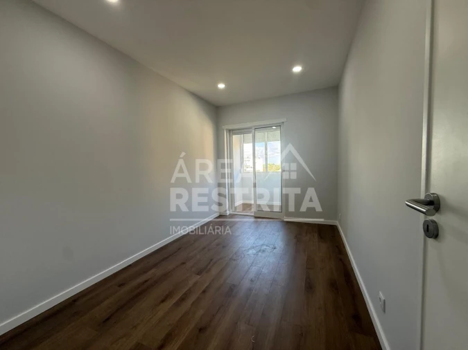 Apartamento T3 para Venda em Laranjeiro e Feijó Foto 4
