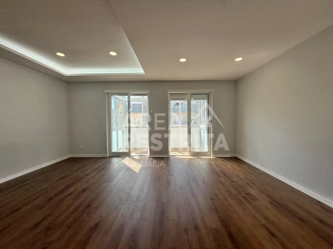 Apartamento T3 para Venda em Laranjeiro e Feijó Foto 8