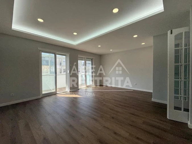 Apartamento T3 para Venda em Laranjeiro e Feijó Foto 9