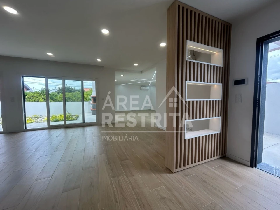 Moradia T3 para Venda em Fernao Ferro Foto 11