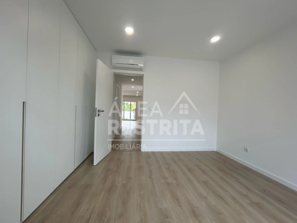 Moradia T3 para Venda em Fernao Ferro Foto 12