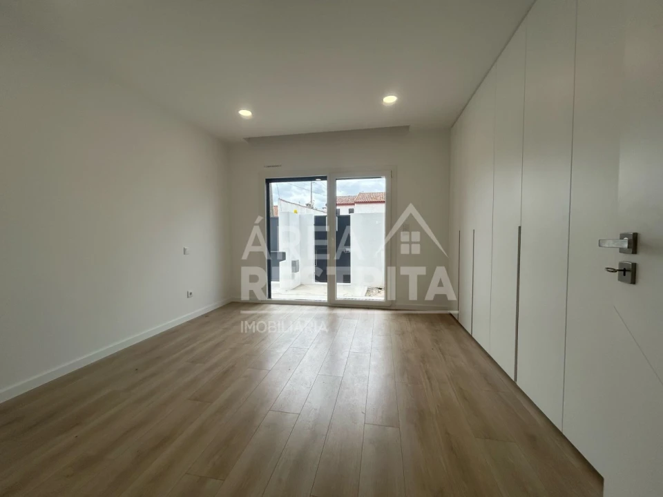 Moradia T3 para Venda em Fernao Ferro Foto 16