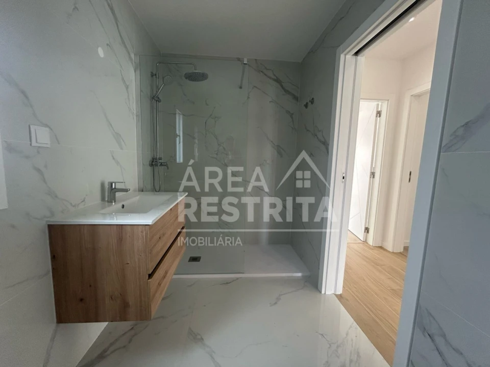 Moradia T3 para Venda em Fernao Ferro Foto 19