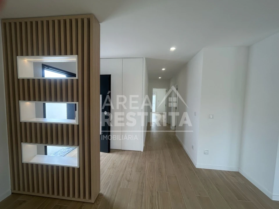 Moradia T3 para Venda em Fernao Ferro Foto 23