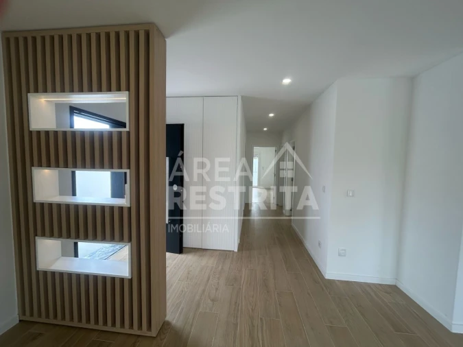 Moradia T3 para Venda em Fernao Ferro Foto 23