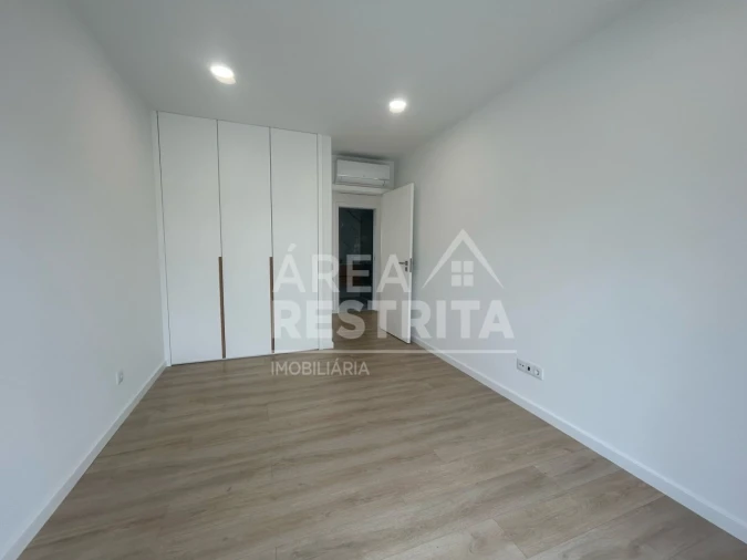 Moradia T3 para Venda em Fernao Ferro Foto 24