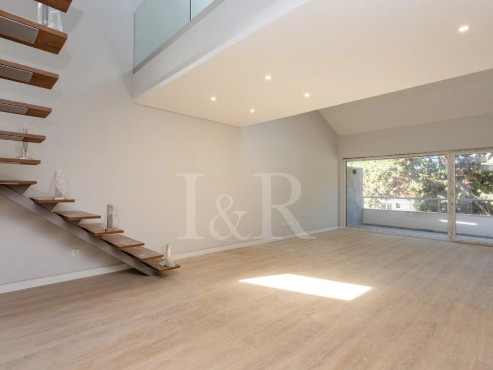 Apartamento T3 para Venda em Carcavelos e Parede Foto 1