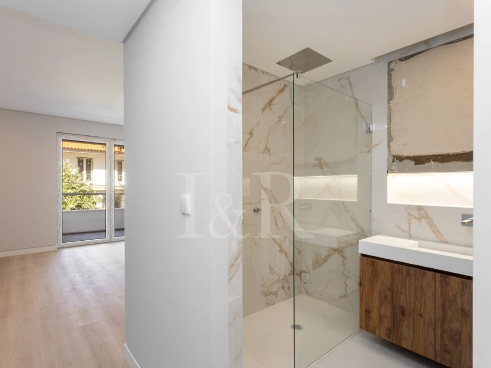 Apartamento T3 para Venda em Carcavelos e Parede Foto 15