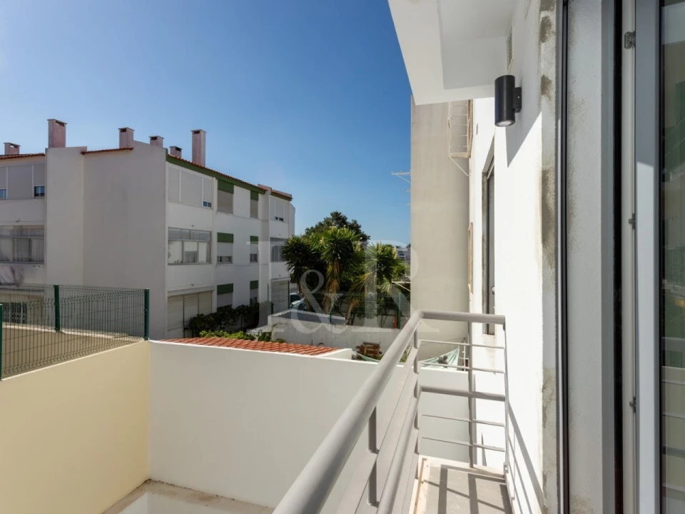 Apartamento T3 para Venda em Carcavelos e Parede Foto 19