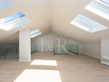 Apartamento T3 para Venda em Carcavelos e Parede