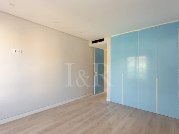 Apartamento T3 para Venda em Carcavelos e Parede