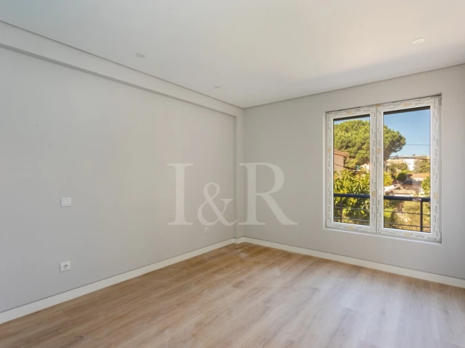 Apartamento T3 para Venda em Carcavelos e Parede Foto 16