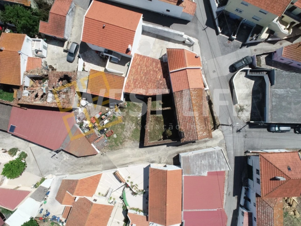 Moradia T3 para Venda em Igreja Nova e Cheleiros Foto 4