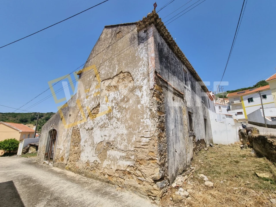 Moradia T3 para Venda em Igreja Nova e Cheleiros Foto 5