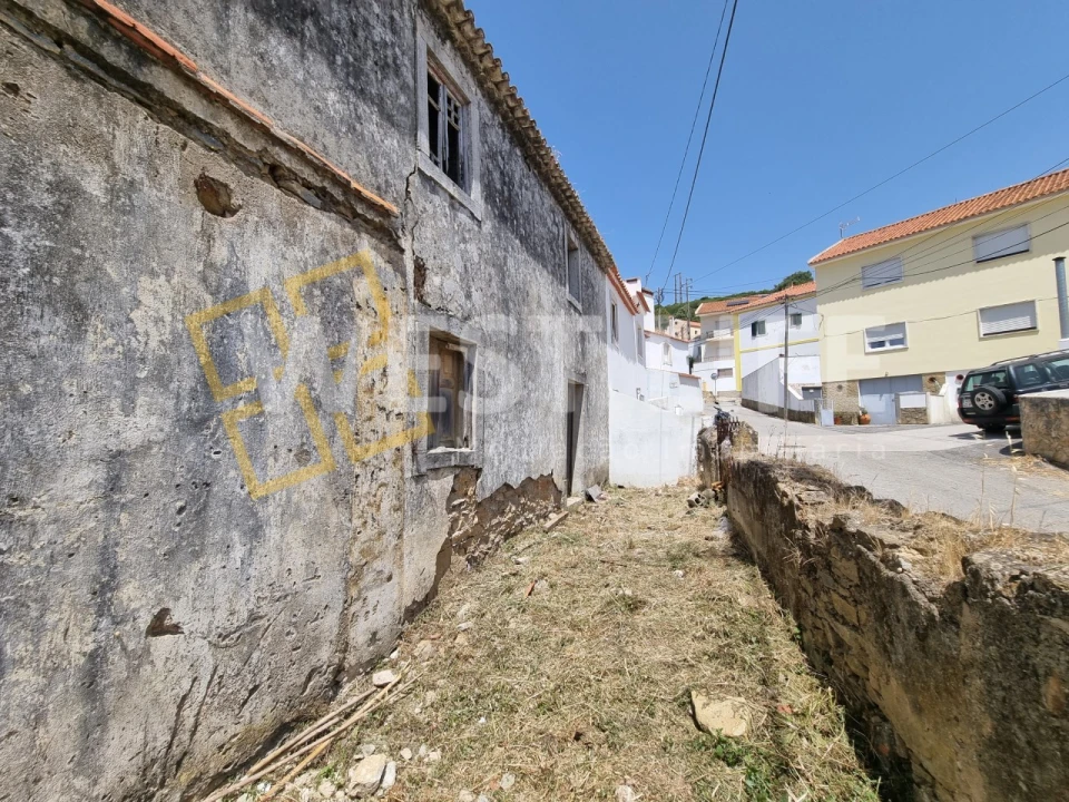Moradia T3 para Venda em Igreja Nova e Cheleiros Foto 10