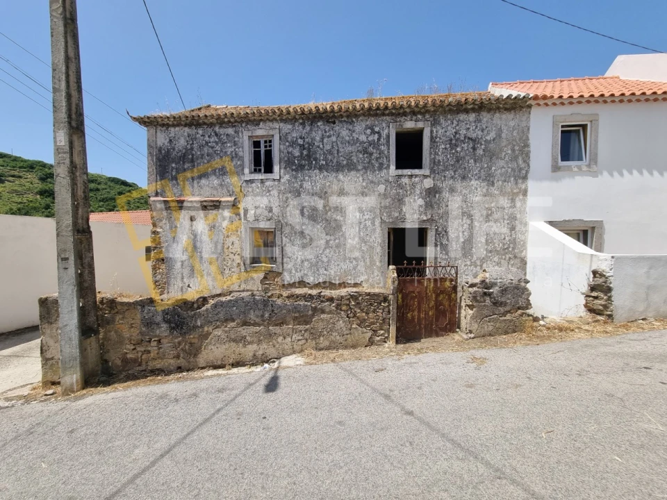 Moradia T3 para Venda em Igreja Nova e Cheleiros Foto 12