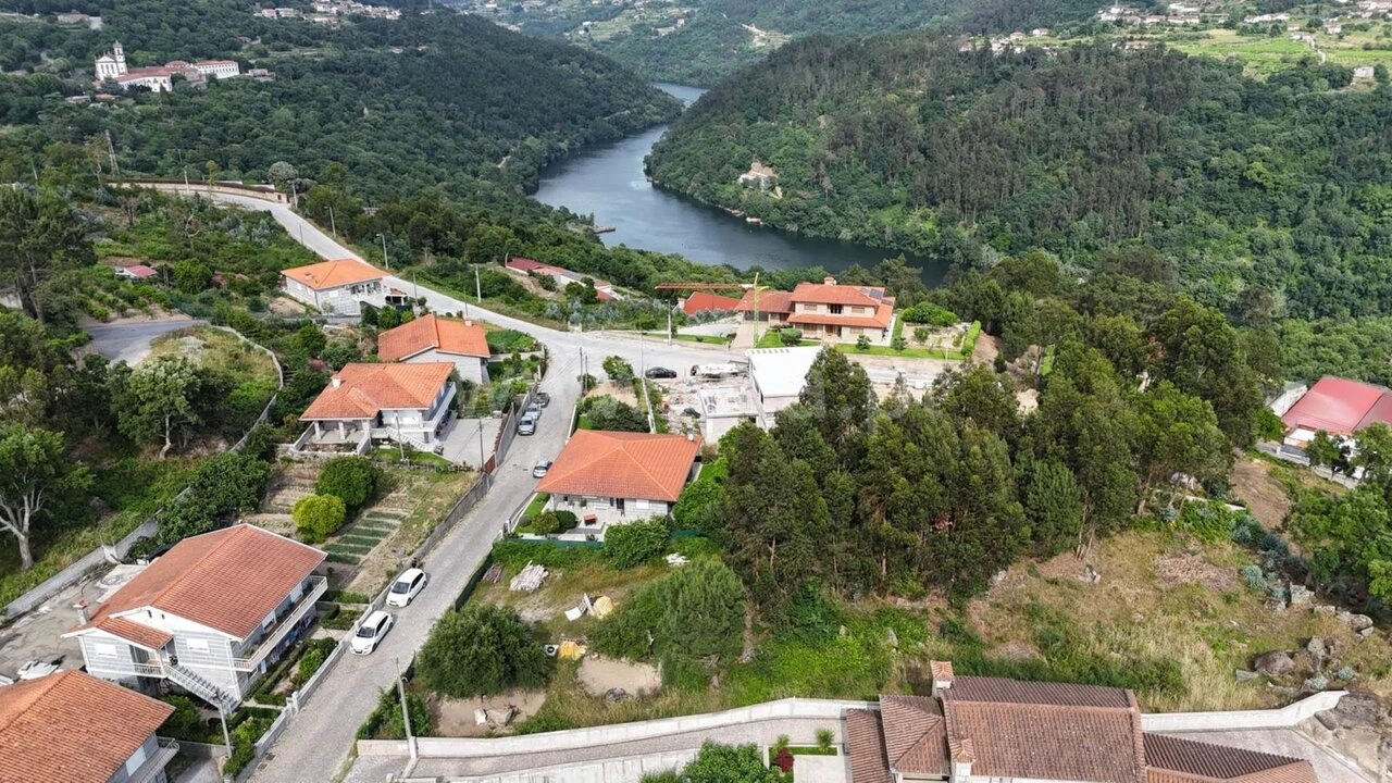 Terreno para Venda em Alpendorada, Várzea e Torrão Foto 2