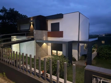 Moradia T4 para Venda em Bela