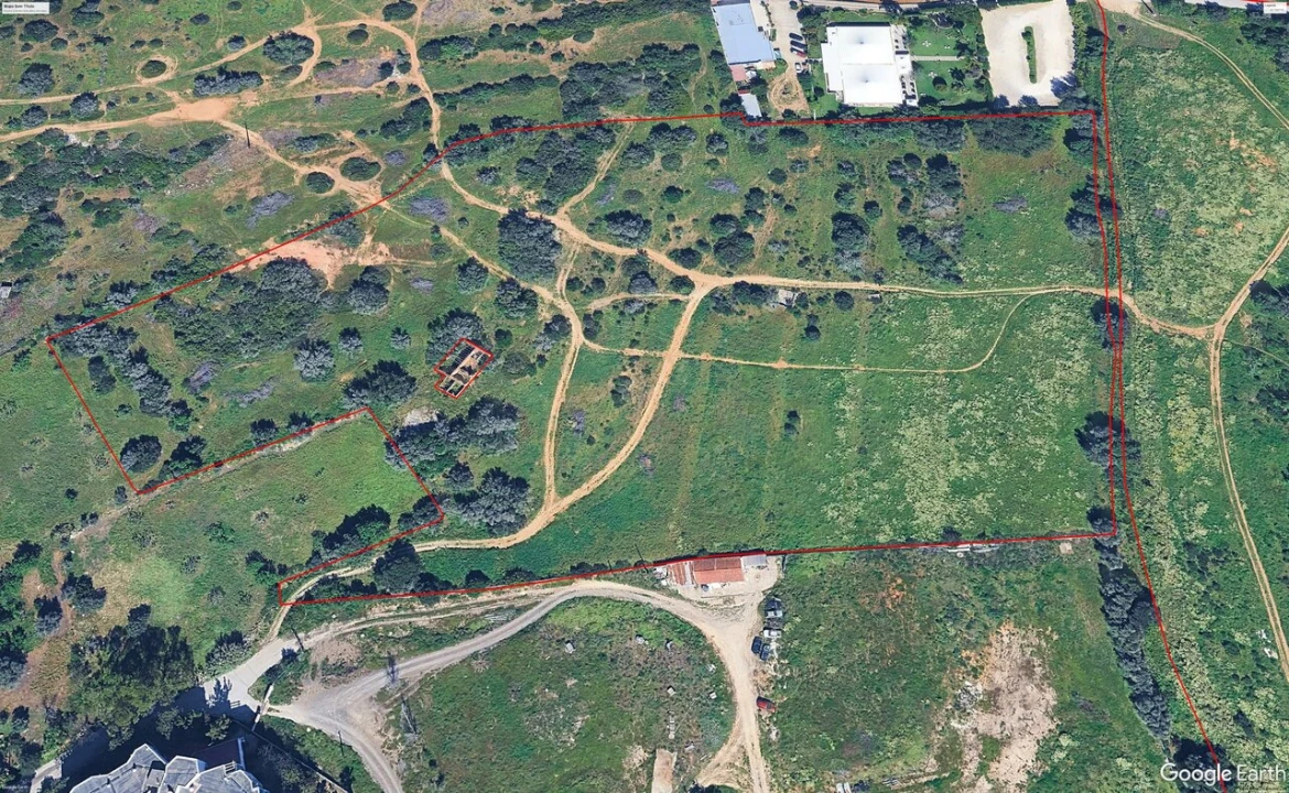 Terreno para Venda em Alvor Foto 1
