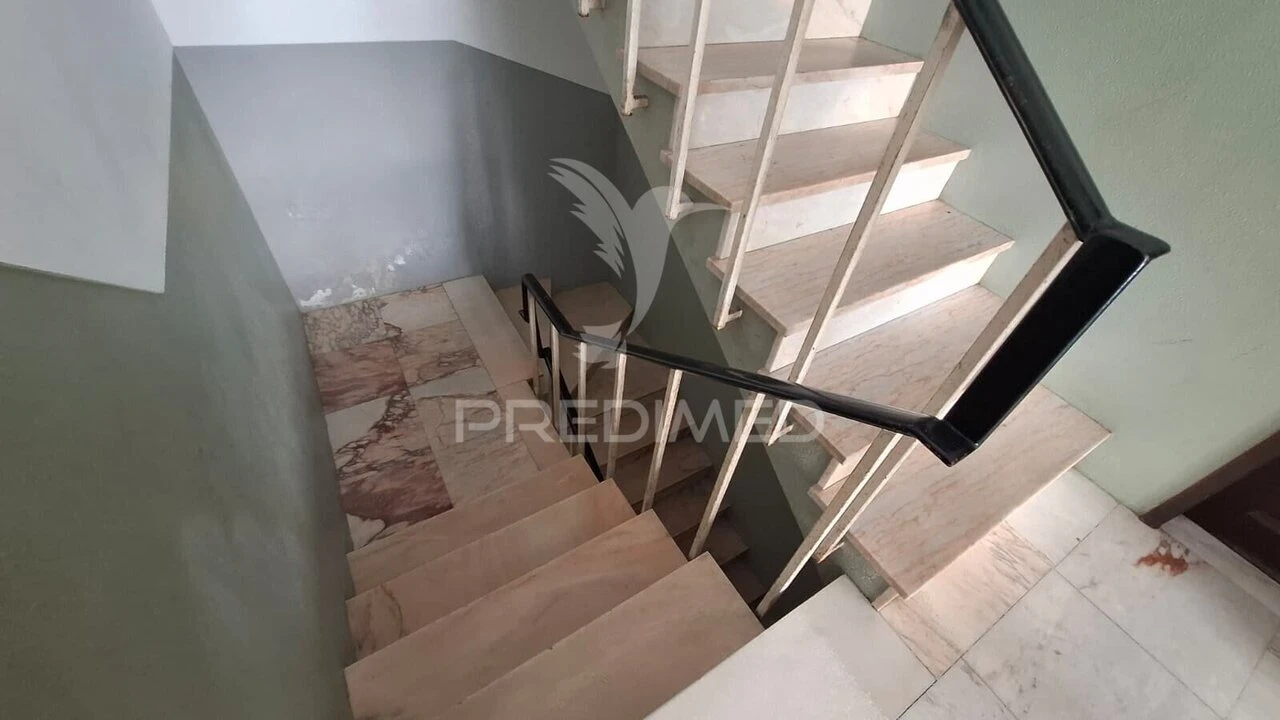 Prédio para Venda em Guarda Foto 16